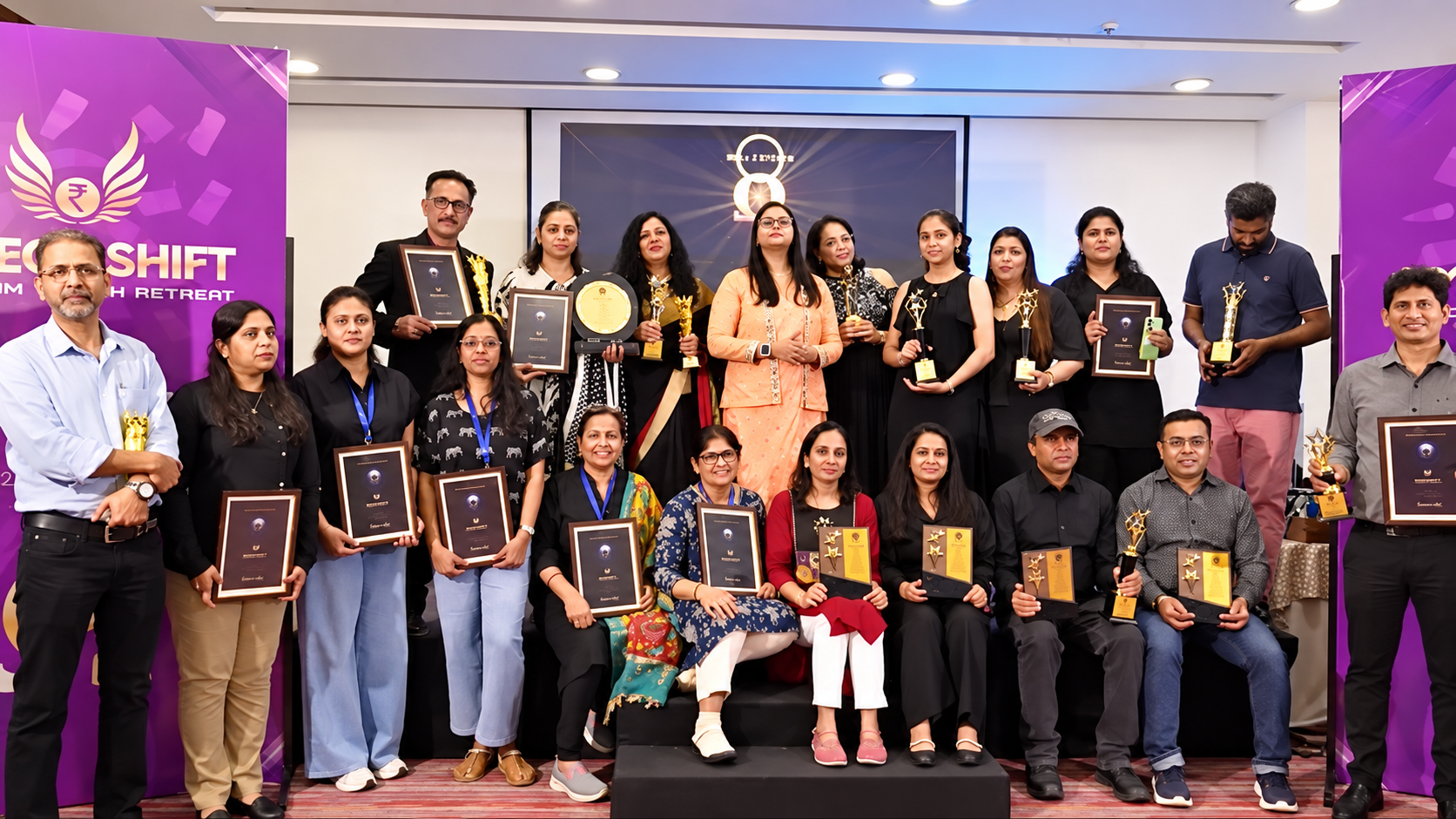 Khushboo Sinha market experience and credentials